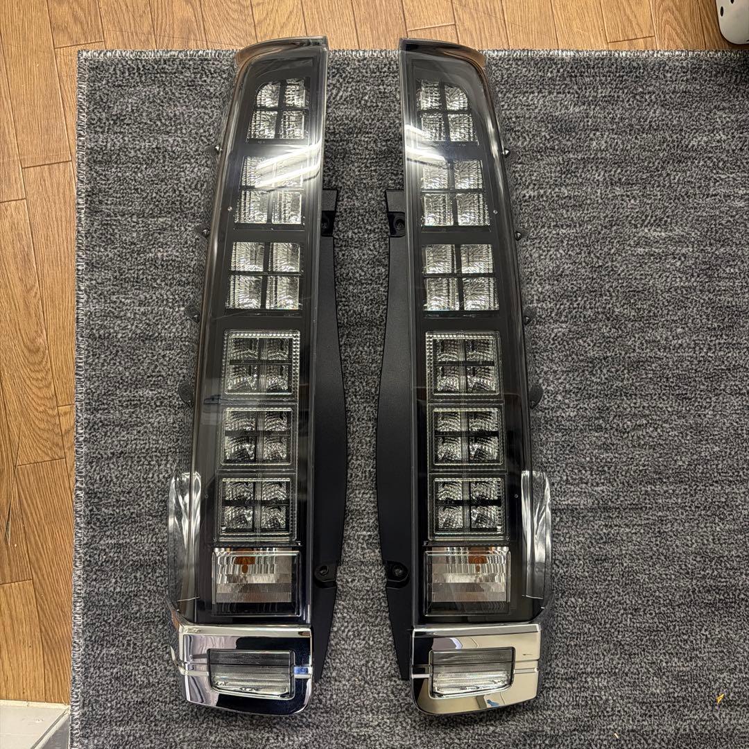 80系 ヴォクシー テールランプセット