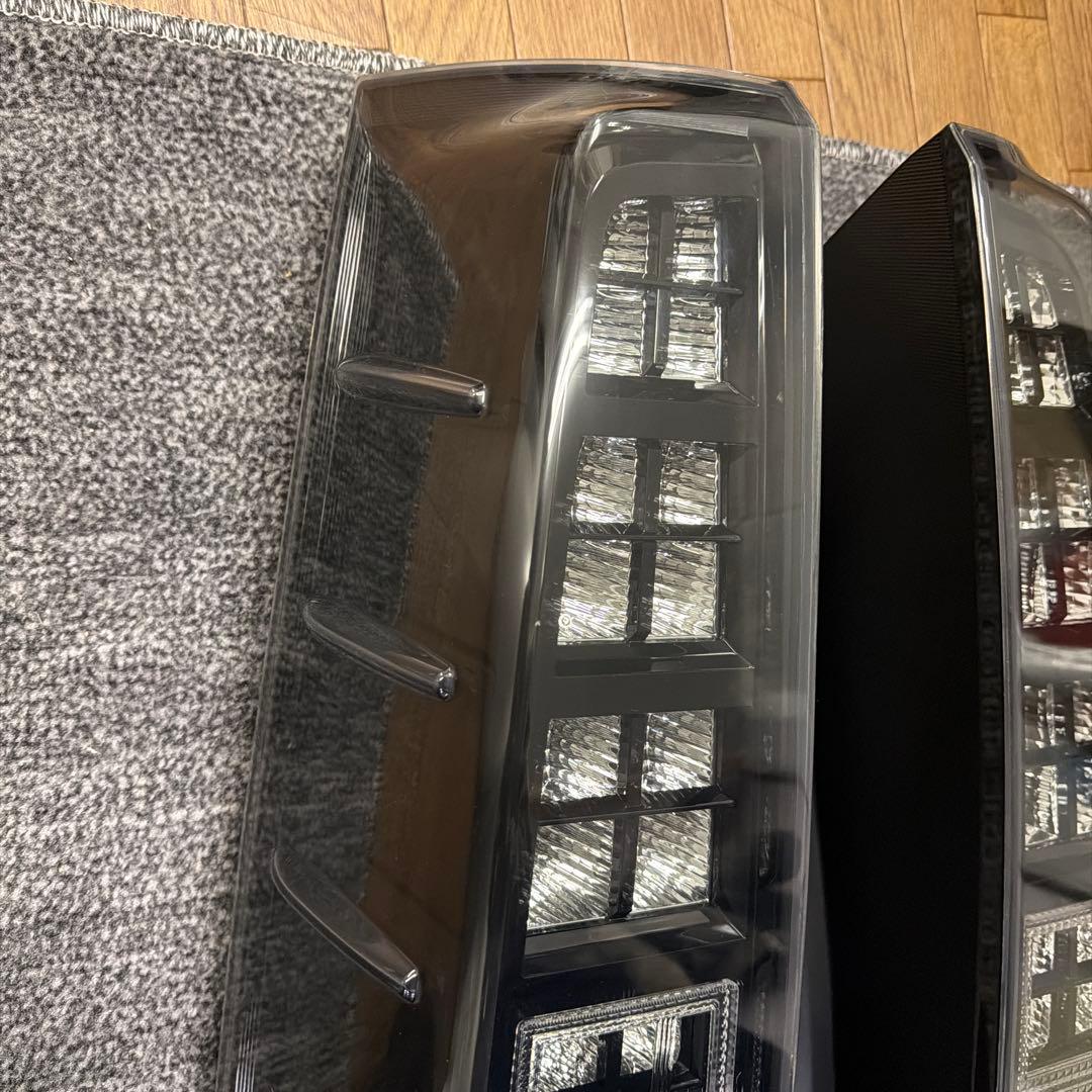 80系 ヴォクシー テールランプセット