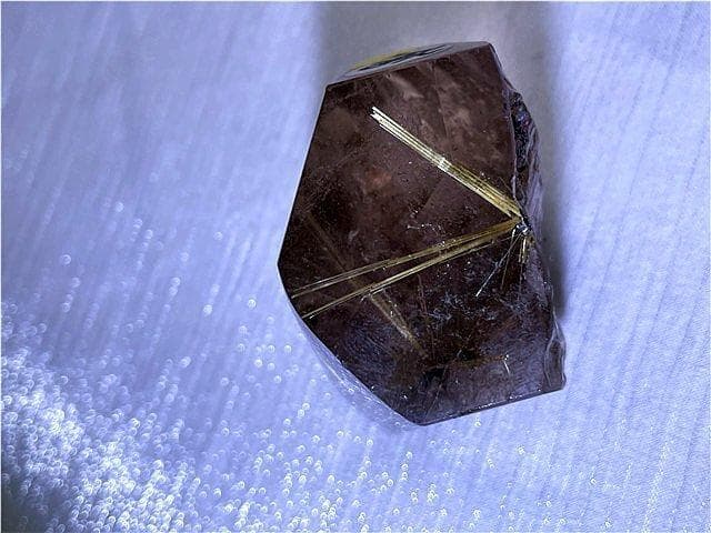 ★AAA級天然ゴールドルチルクォーツ原石YT7P3/208P13C