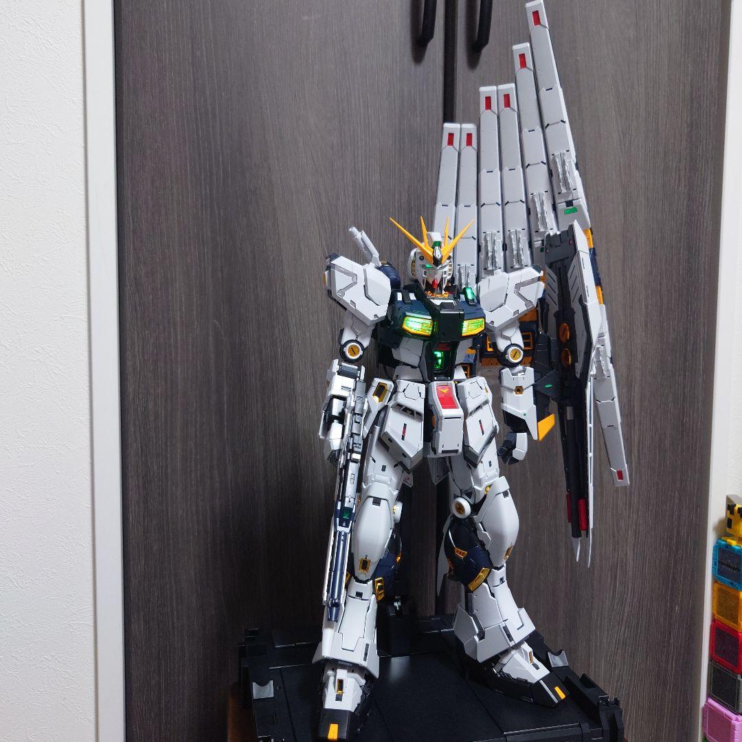 PG UNLEASHED 1/60 νガンダム　完成品　LED 組込み済