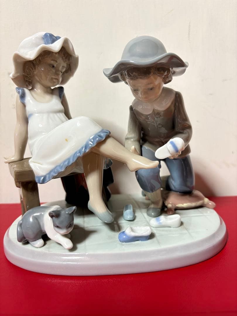 LLADRO リヤドロ　子供と猫のフィギュア
