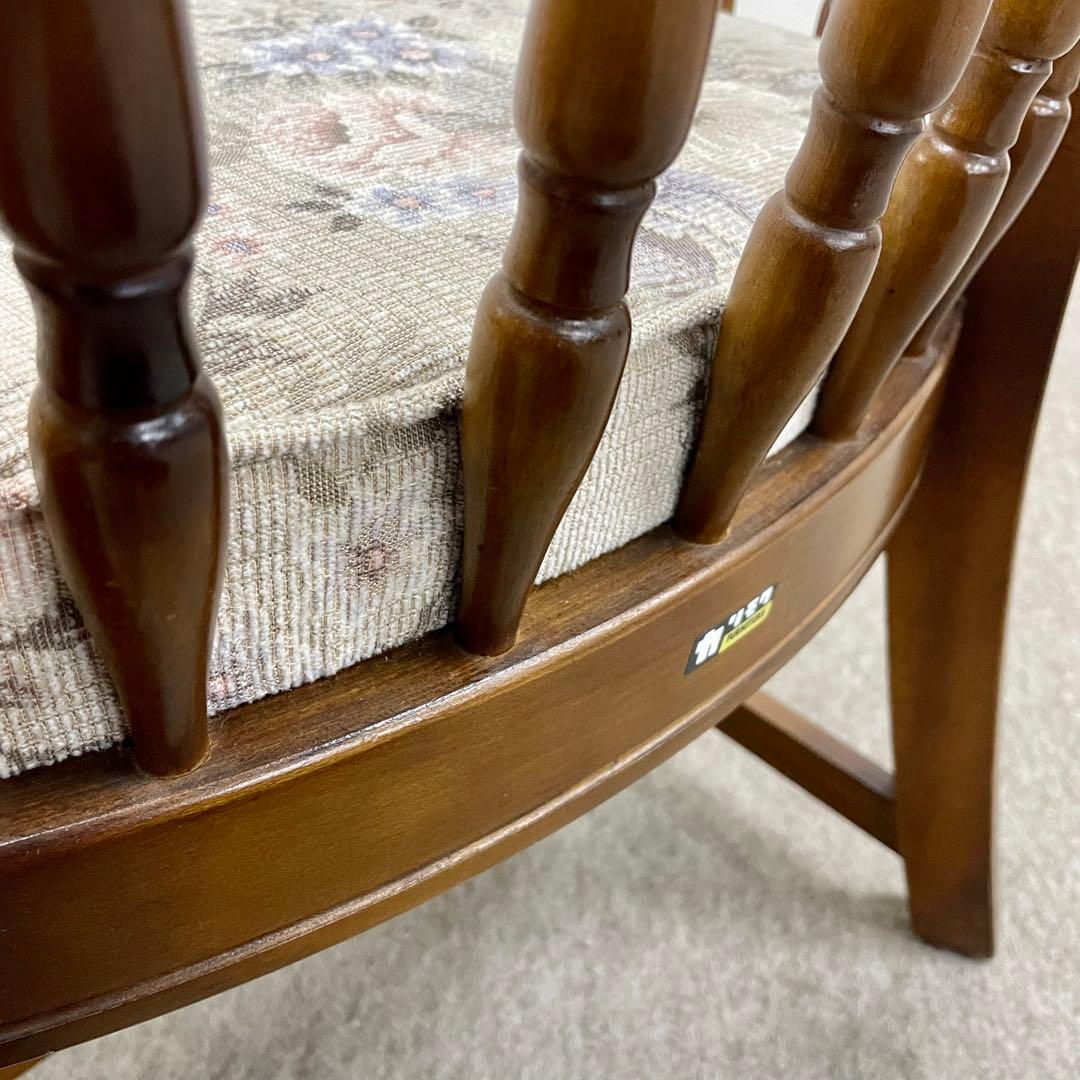 【カリモク】\"コロニアル\"CC3400 肘付食堂椅子