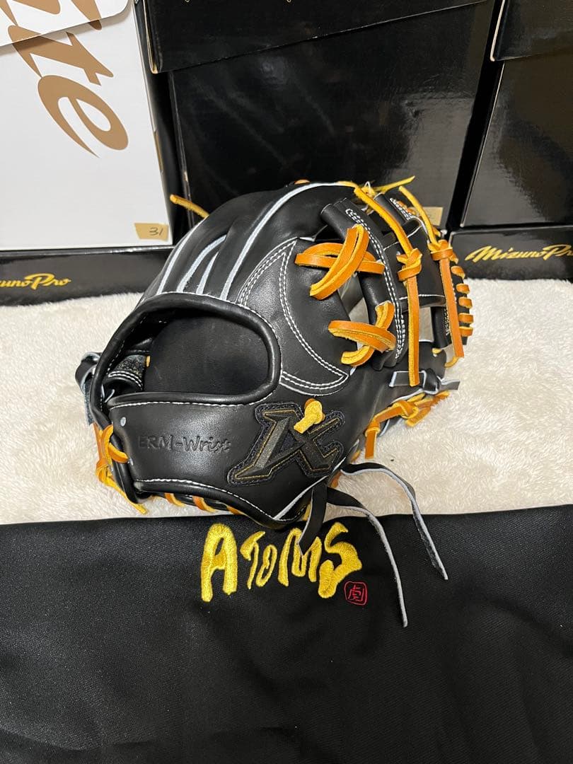 アトムズ　ATOMS 硬式野球用　内野手用　グラブ