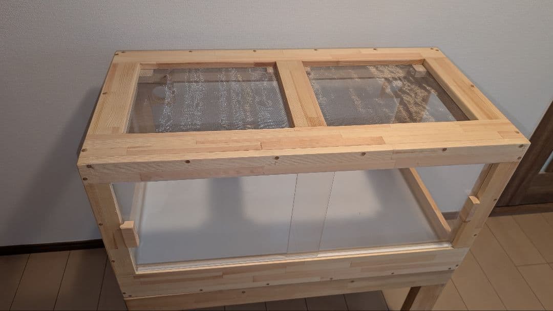 赤松集成材18ミリ幅90縦45奥行45全面アクリル板仕様 蜜蝋オイル仕上げ！