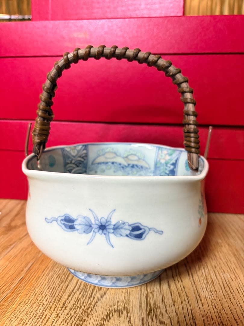 佐藤走波　陶器製 花模様