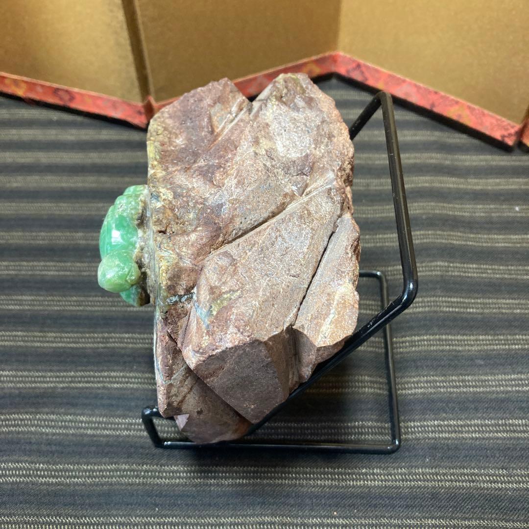 クリソプレーズの彫刻品　美しい色合いの親子亀　オーストラリアヒスイ　翡翠　観賞石