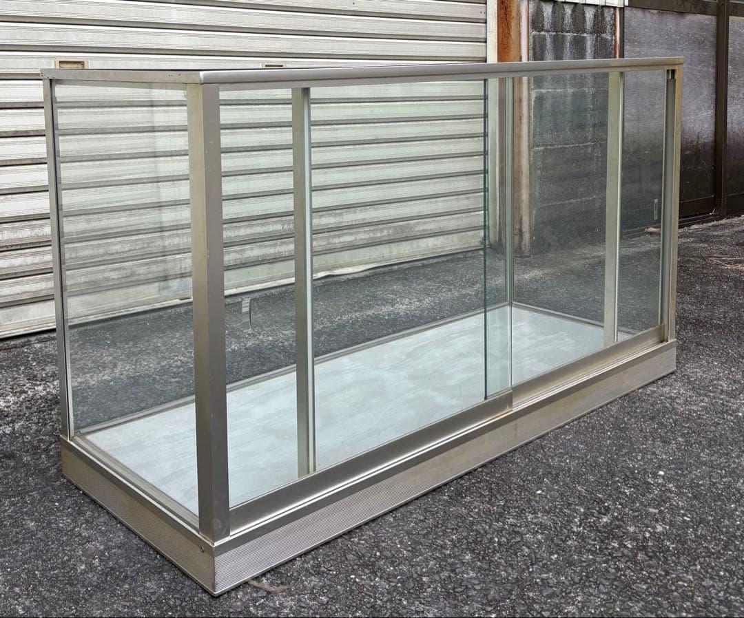 レトロな中型ガラスショーケース 【中板2枚・3段】値下げ！