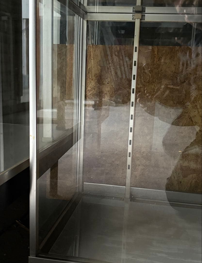 レトロな中型ガラスショーケース 【中板2枚・3段】値下げ！