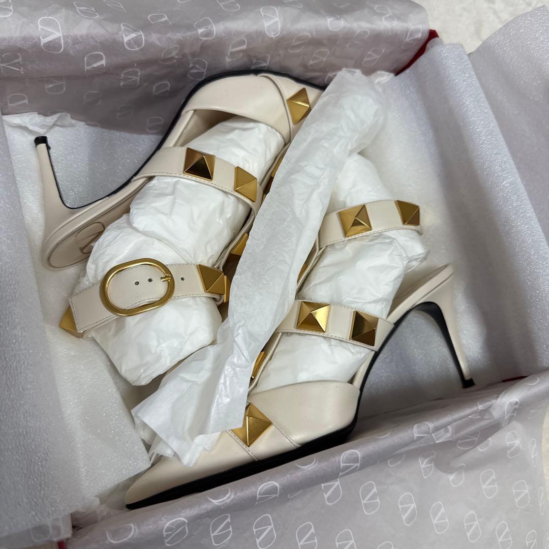 超美品ヴァレンティノ VALENTINO GARAVANI ロックスタッズ