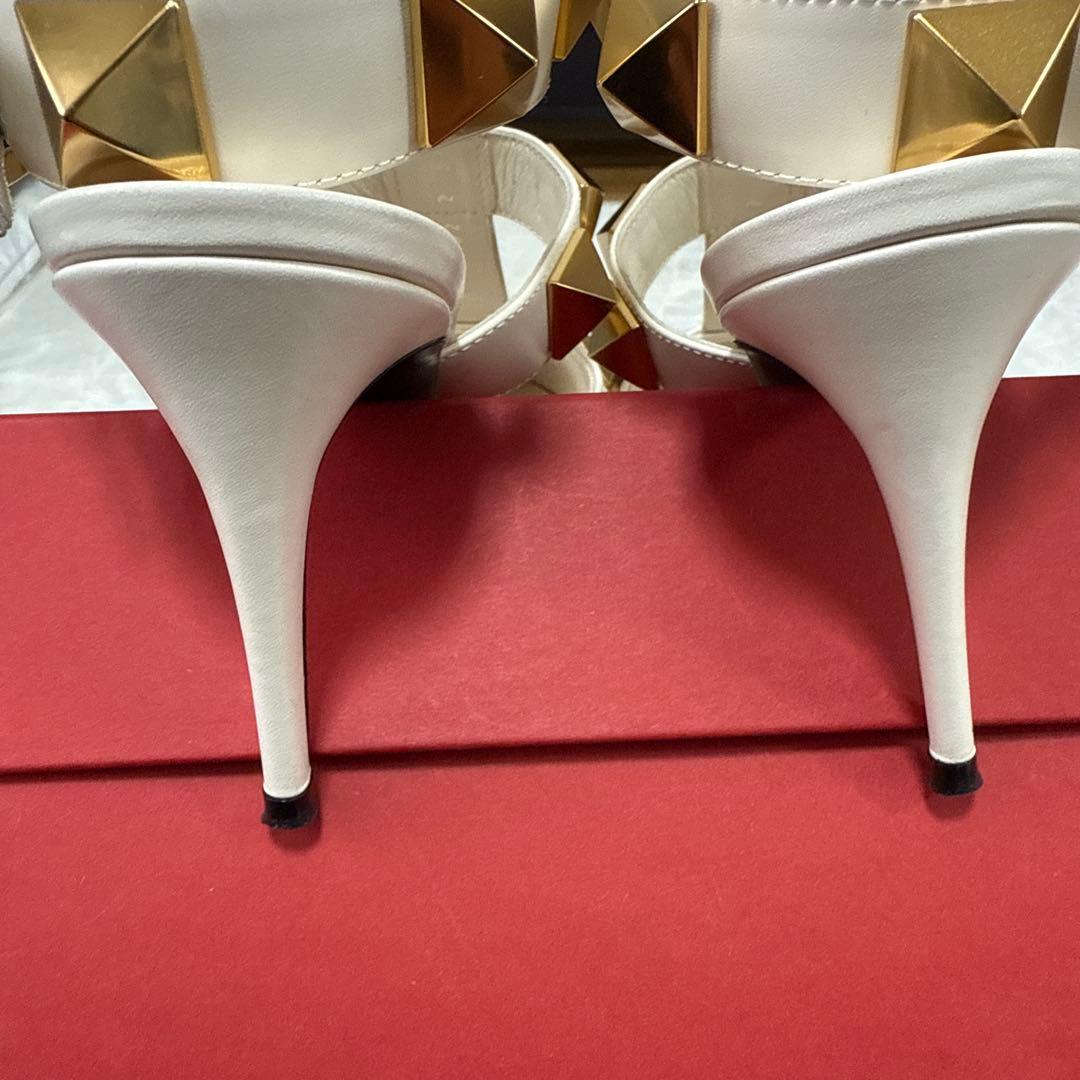 超美品ヴァレンティノ VALENTINO GARAVANI ロックスタッズ