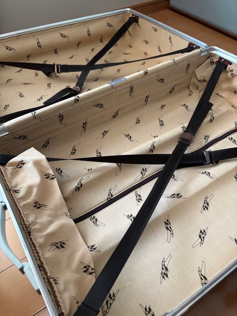 RIMOWA リモワ　クラシックフライト　キャリーケース　旅行カバン　82Ｌ