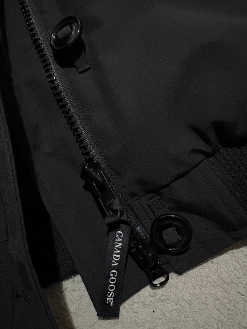 カナダグース ラブラドールボンバー ショートダウン ブラック ファー付き 美品