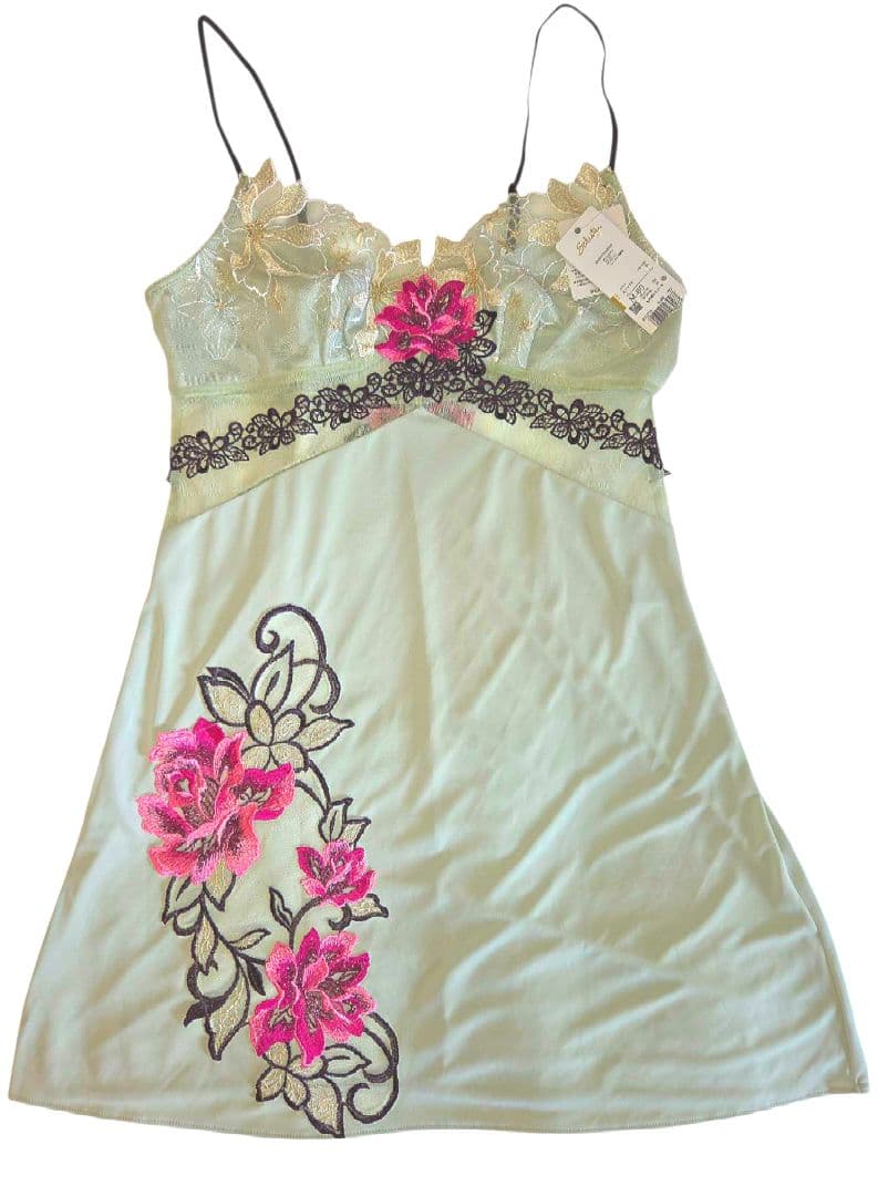 サルート　スリップM