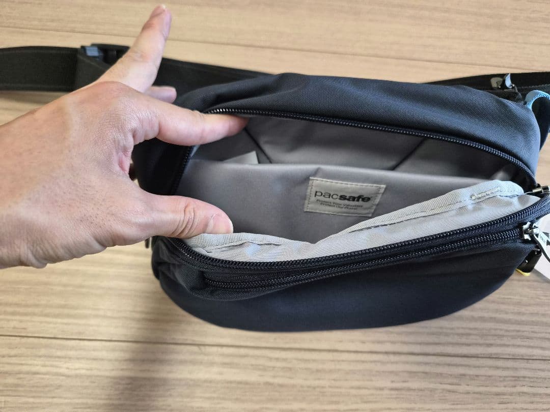 パックセーフ PacSafe V HipPack ボディバッグ