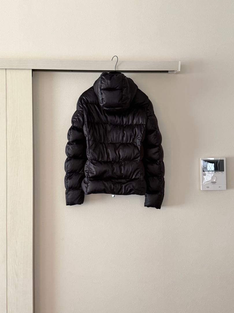 スヌスヌ。 美品❣️MONCLER ネイビーダウンジャケット フード付き