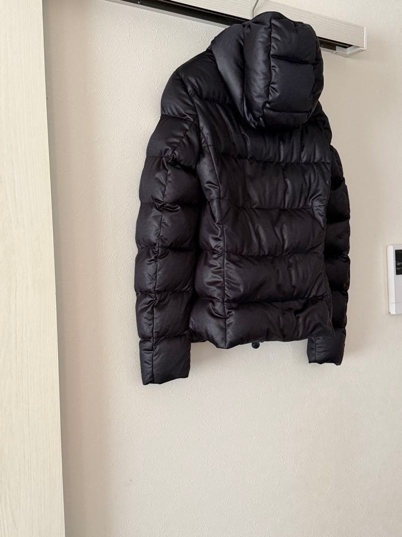 スヌスヌ。 美品❣️MONCLER ネイビーダウンジャケット フード付き
