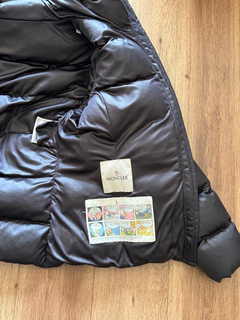 スヌスヌ。 美品❣️MONCLER ネイビーダウンジャケット フード付き