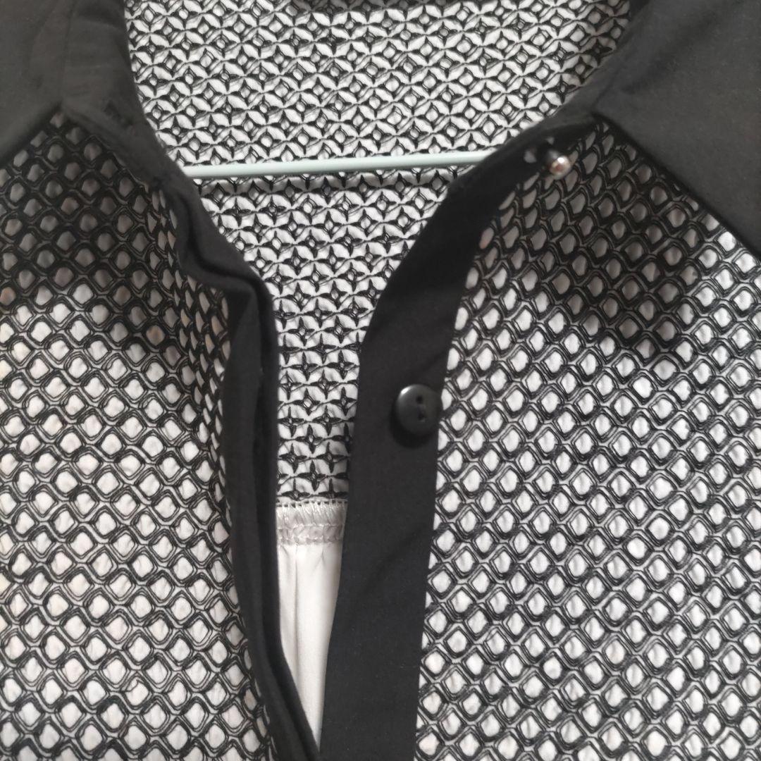 【新品未使用】白黒エンブロイダリーコンビショートスリーブブラウス