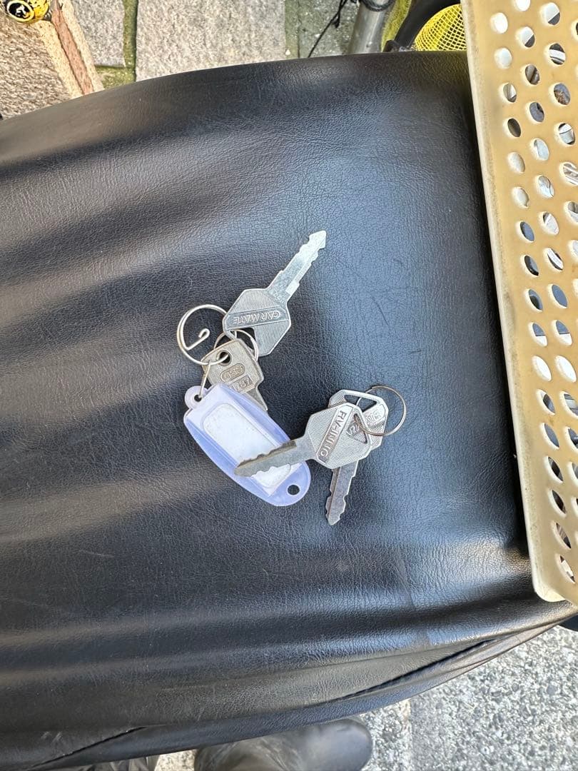 (引き取り限定)ベンツc200ワゴンw205ルーフバーとボックス