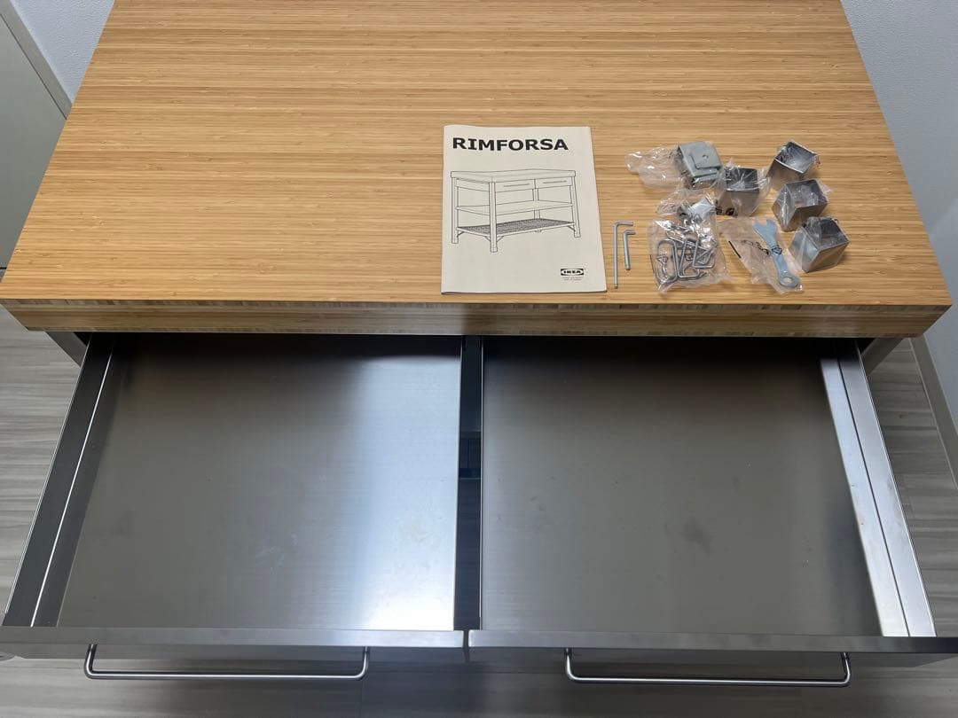 かずさん　IKEA リムフォルムサ作業台