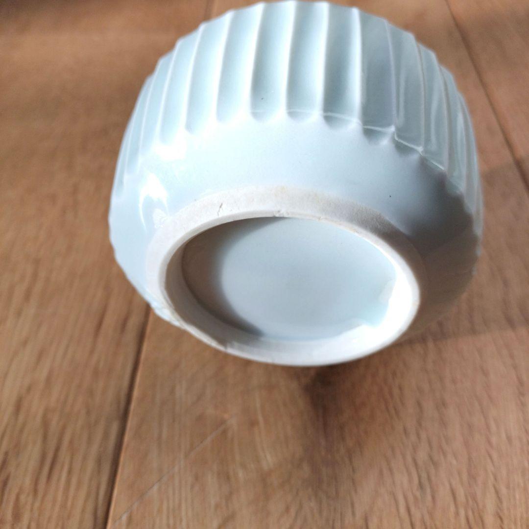 一輪挿し　花器　しのぎ　白磁　川野恭和　民藝