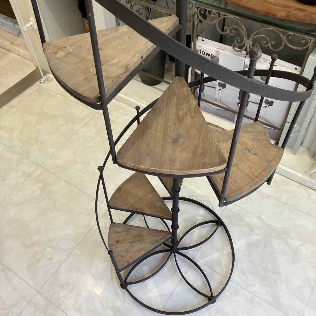 スパイラルテーブル