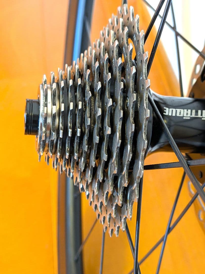 【大幅値下】GUSTO アタッキ 45mmカーボン 11速スプロケ付 ディスク用