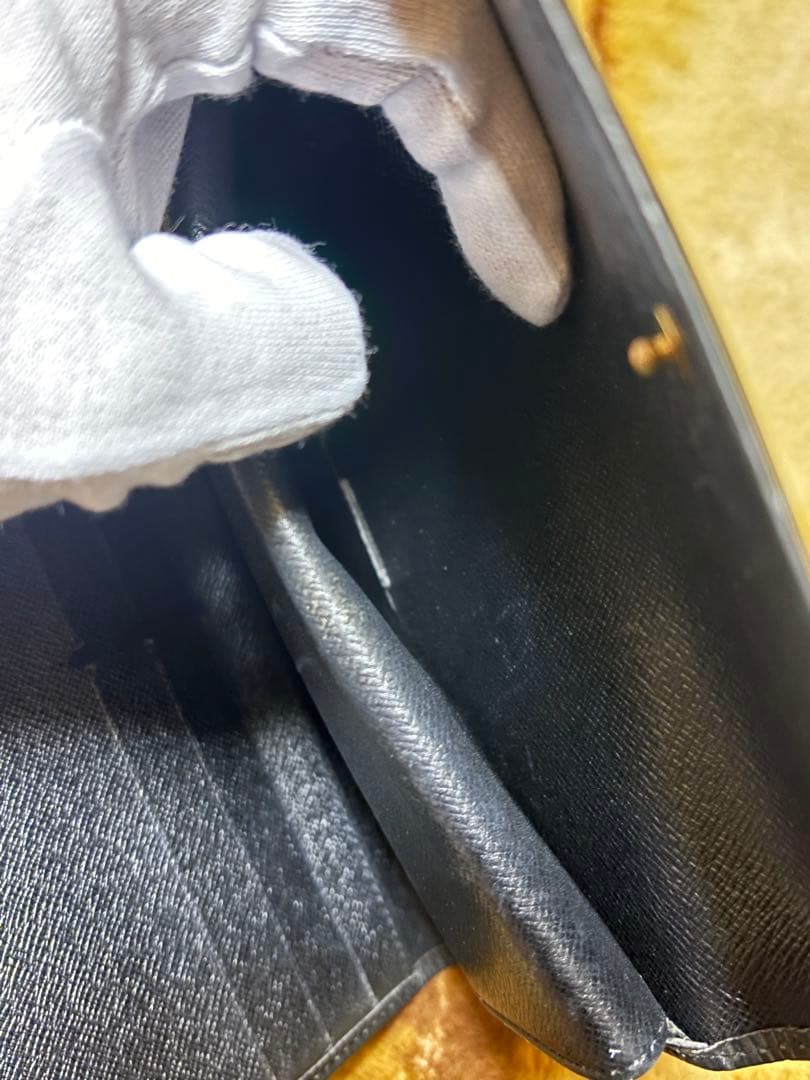 ルイヴィトン インターナショナル エピ 黒 3つ折長財布 CA0917