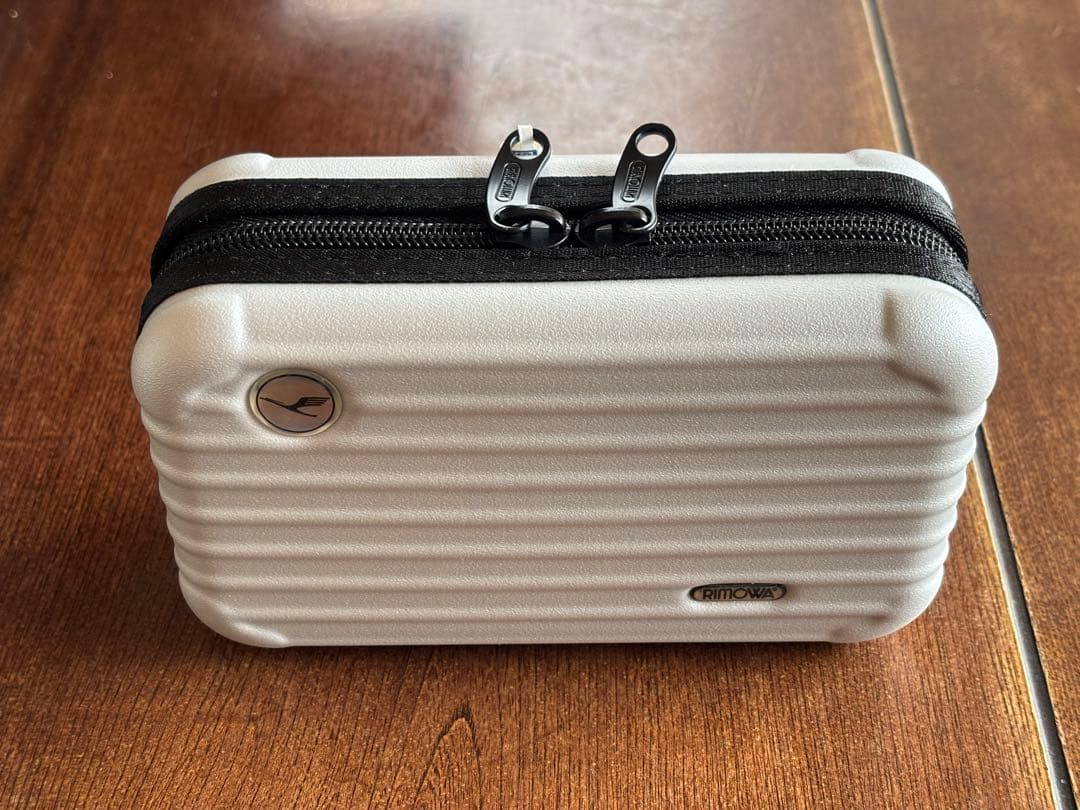 [希少色]ホワイトシルバーRIMOWA ルフトハンザ×リモワ アメニティ　ポーチ