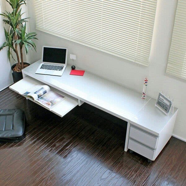 ■デスクとチェストの2点セット