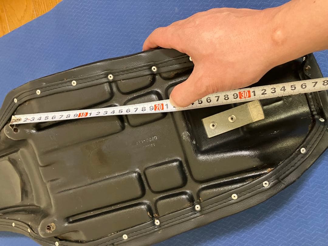 ハーレー　ダイナ　シート　Day Dream タックロール　コブラシート