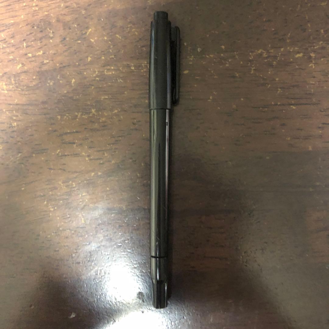 黒ペン