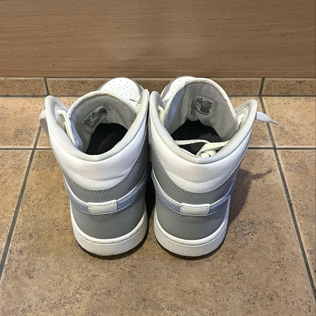 靴 Nike Women's Air Jordan 1 Mid Wolf Grey