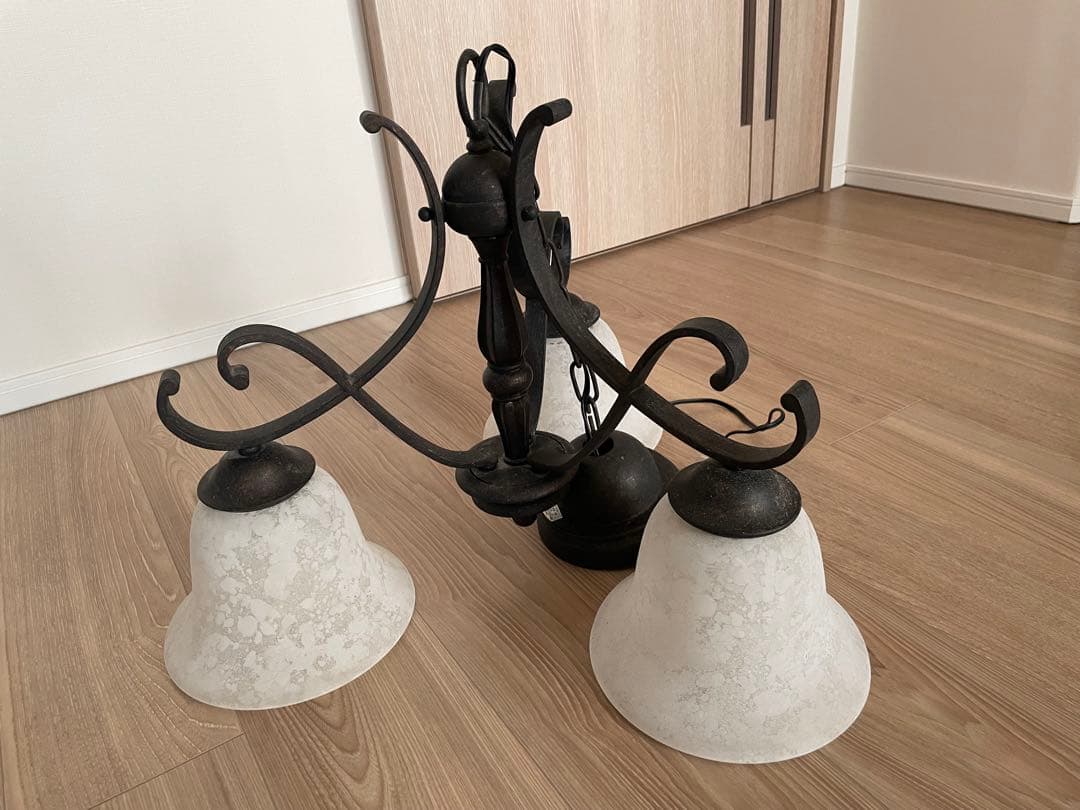 KOIZUMI クラシックスタイル 3灯シャンデリア