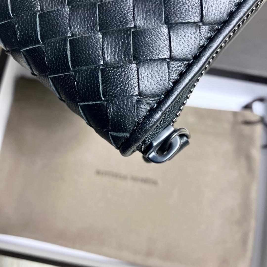 【未使用】 ボッテガヴェネタ イントレチャート ラウンドジップ FRID搭載