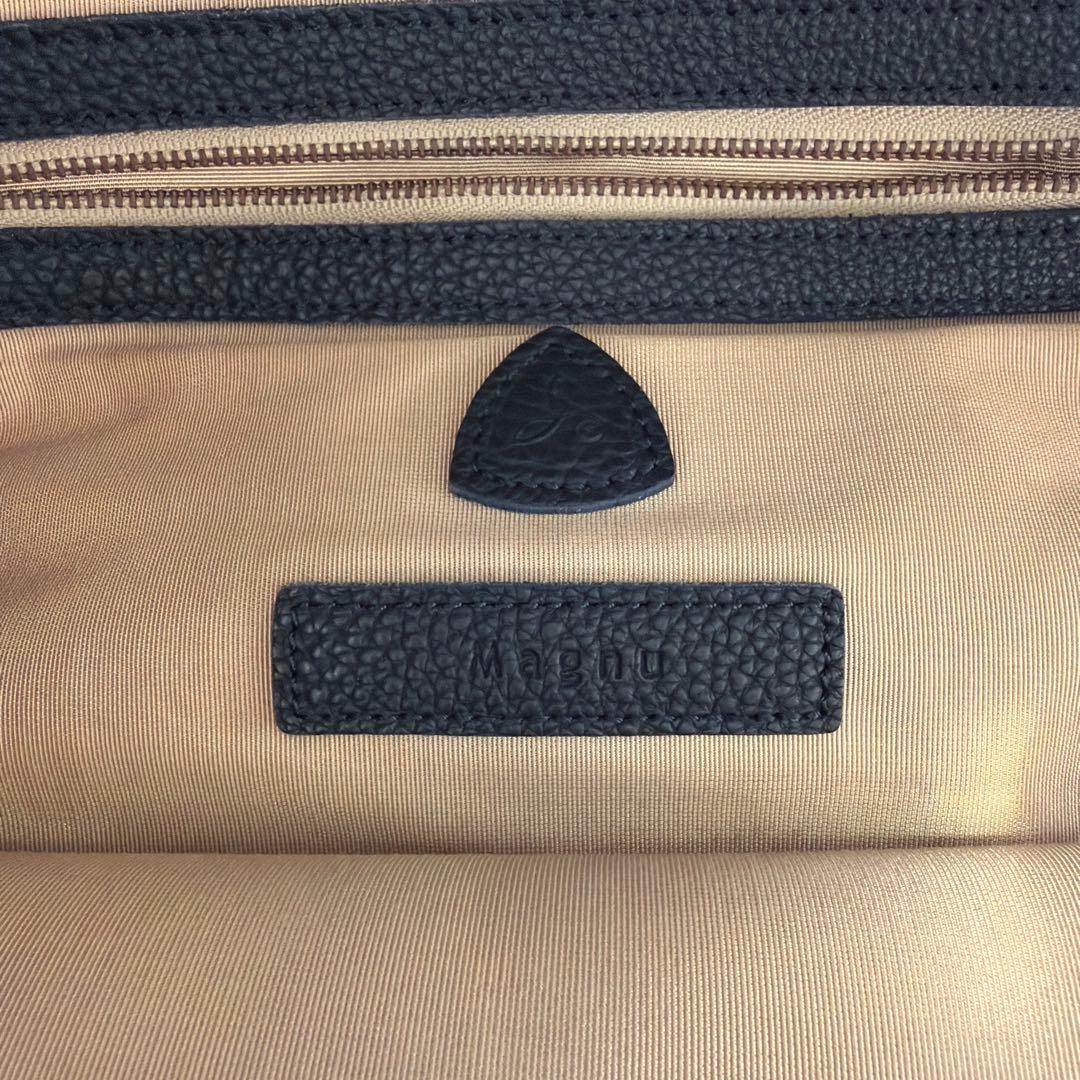 Magnu（マヌー）ネイビー レザー トートバッグ