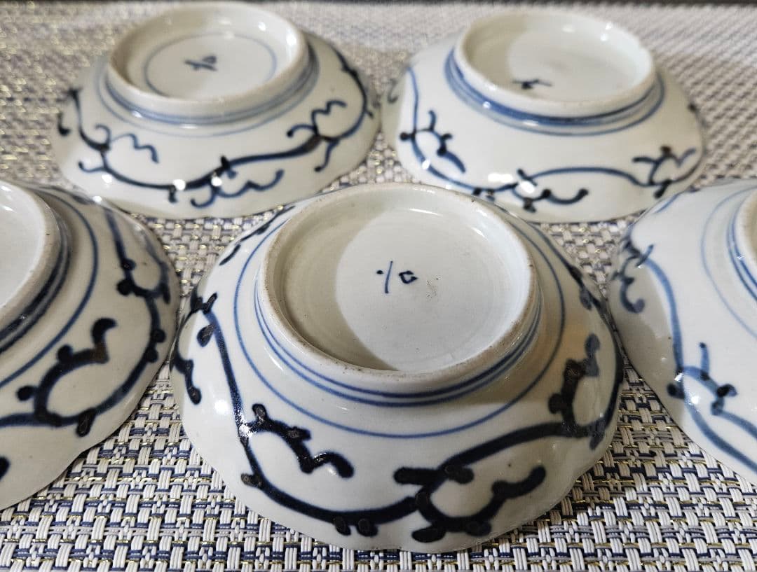 江戸時代後期　古伊万里　染付　たこ唐草 文様　輪花縁　小皿　5客　径10.1cm