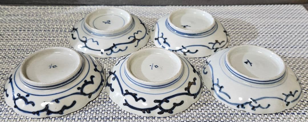 江戸時代後期　古伊万里　染付　たこ唐草 文様　輪花縁　小皿　5客　径10.1cm