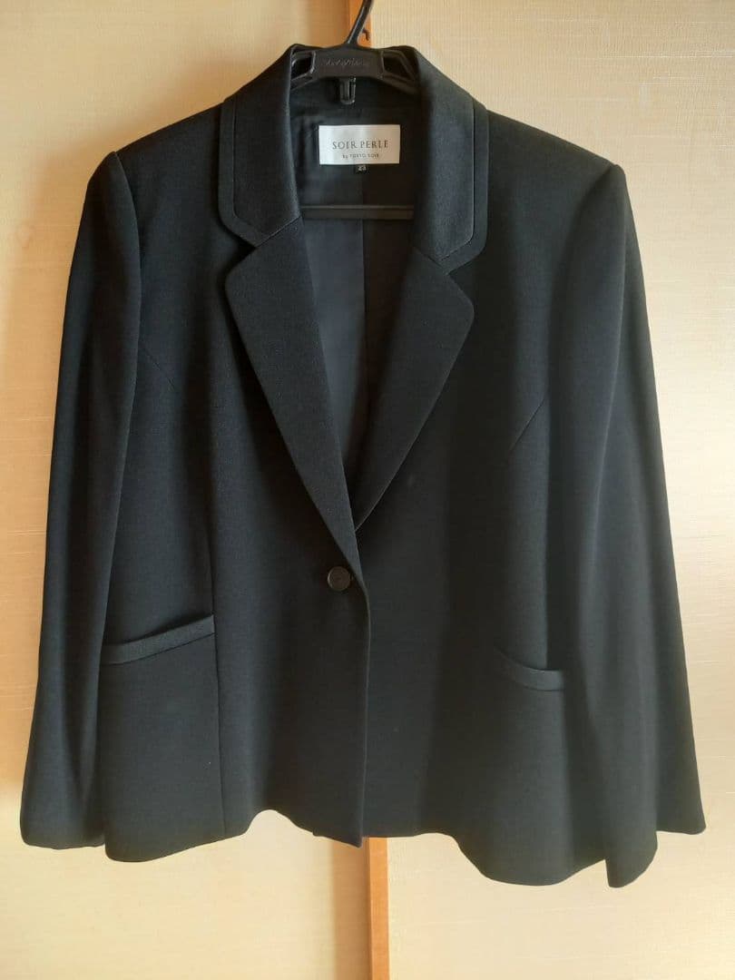 礼服　東京ソワール　黒23号大きいサイズ ブラック　ワンピーススーツ、ジャケット