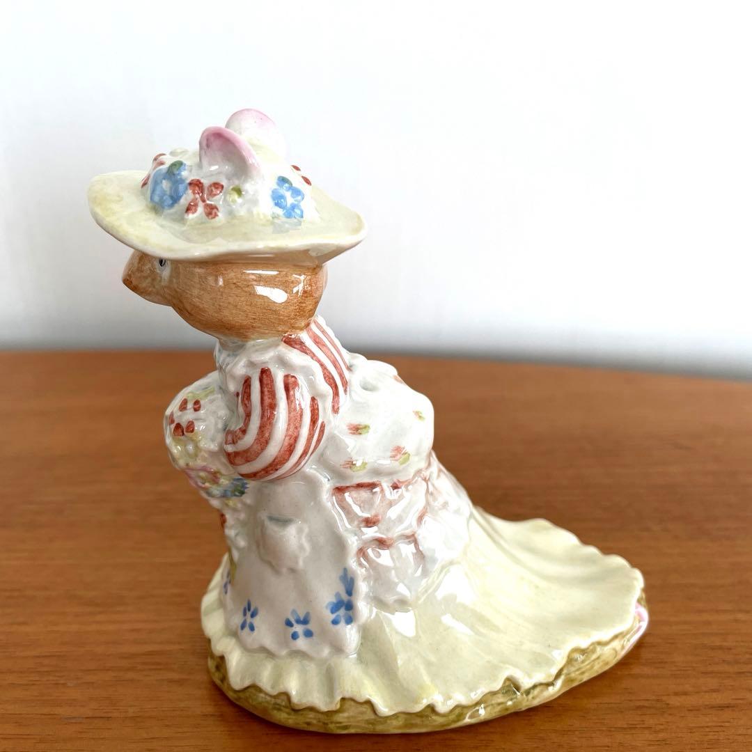 ロイヤルドルトン　ブランブリーヘッジ 結婚式　フィギュリン　置物