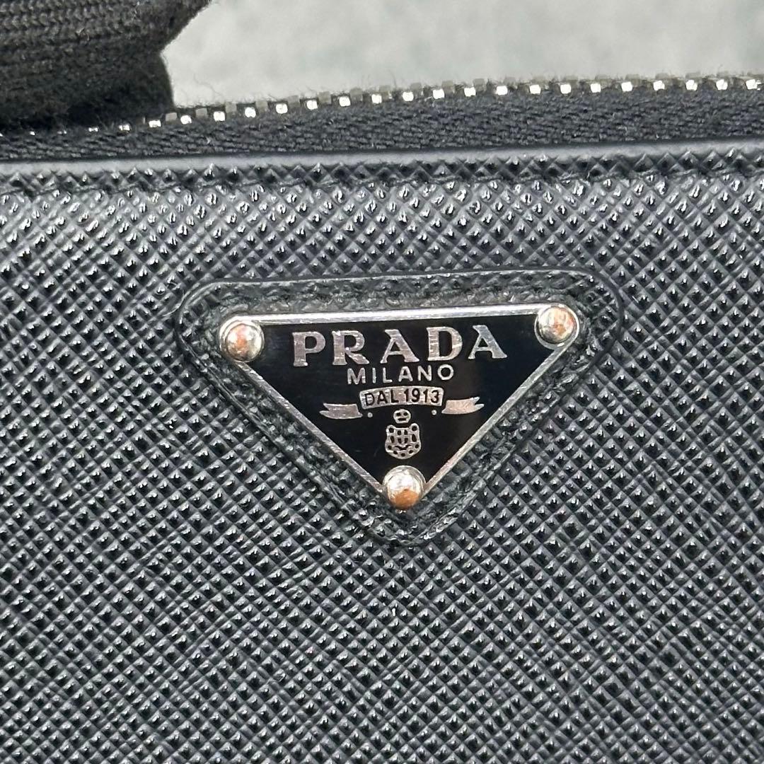 美品 プラダ ケース サフィアーノレザー トライアングルタグ 小銭 黒