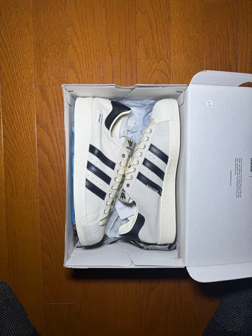 adidas Superstar ベージュ/ブラック