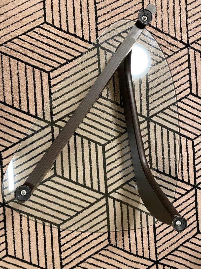 モダンガラステーブル