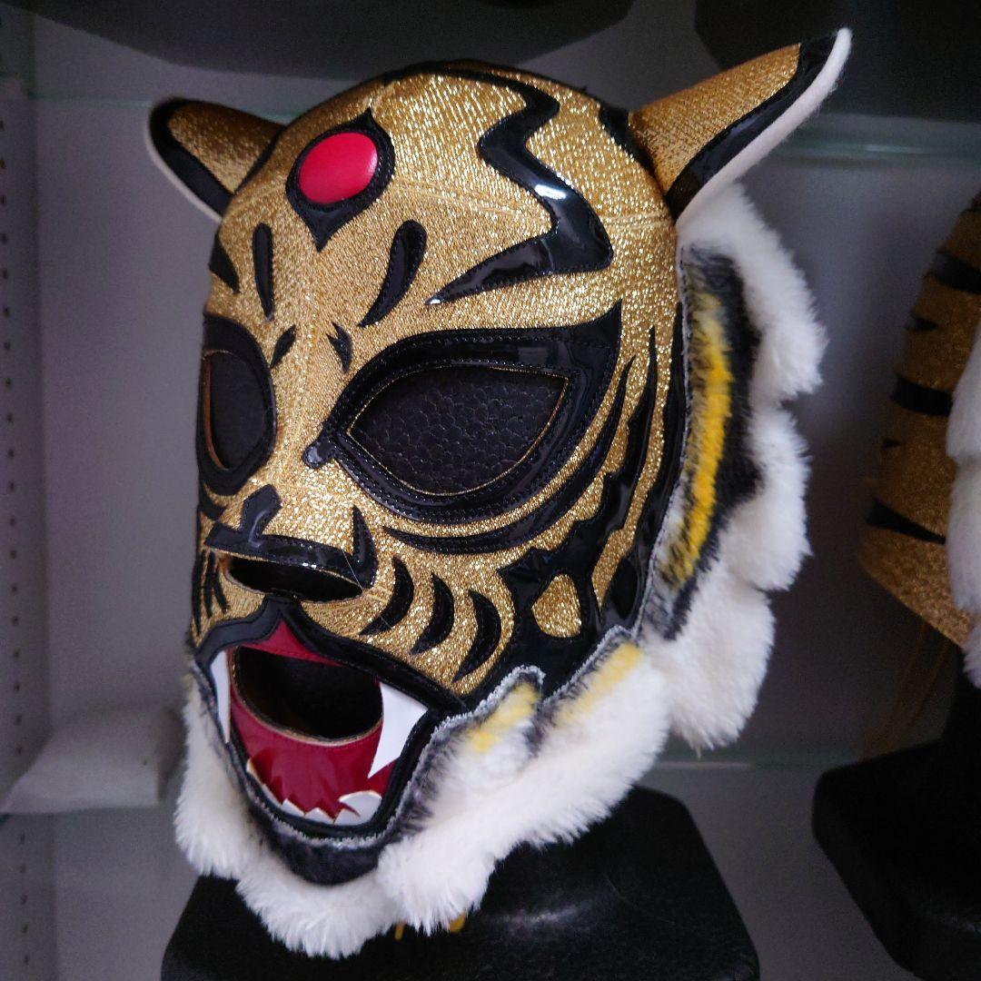超貴重 アントニオ猪木追悼大会使用) ＹＮ製 初代タイガーマスク牙付き後期タイプ