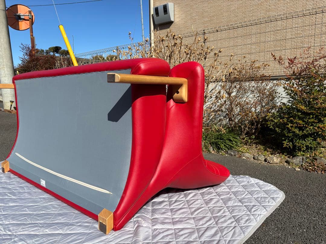 【送料込み】赤いレザーソファー　アサヒVarie（バリエ） 3人掛け