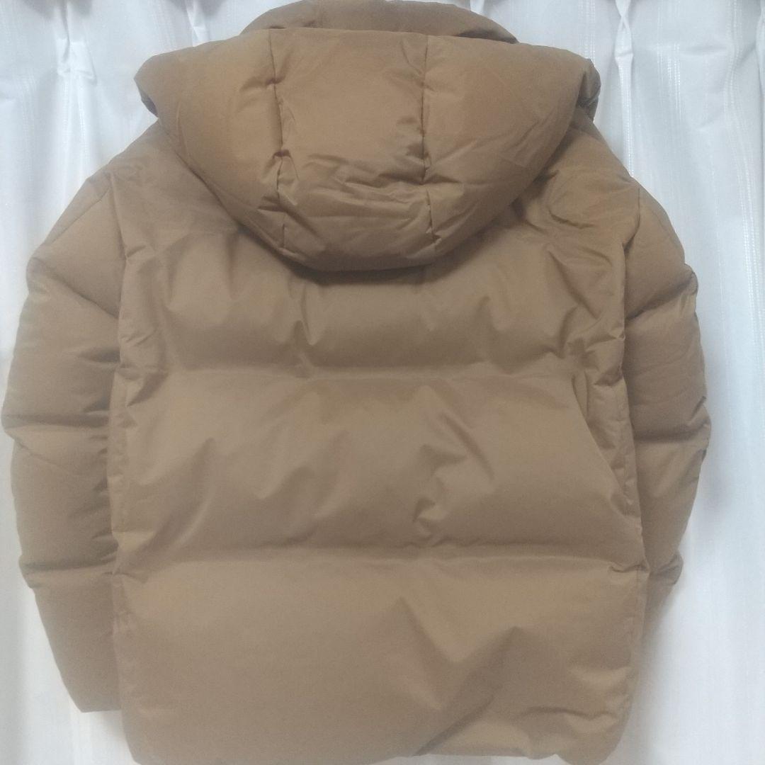 ユニクロ シームレスダウンパーカ ブラウン