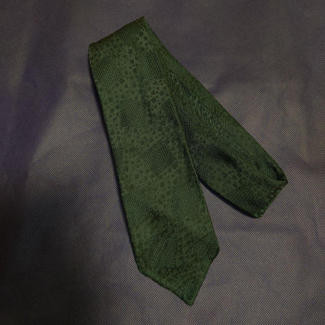 アットヴァンヌッチ ネクタイ（セッテピエゲ）