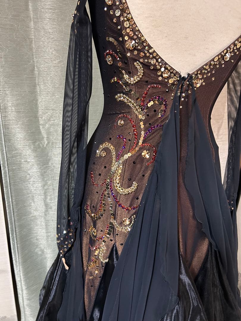 社交ダンスドレス 黒 ビーズ装飾 Mサイズ 装飾品付き