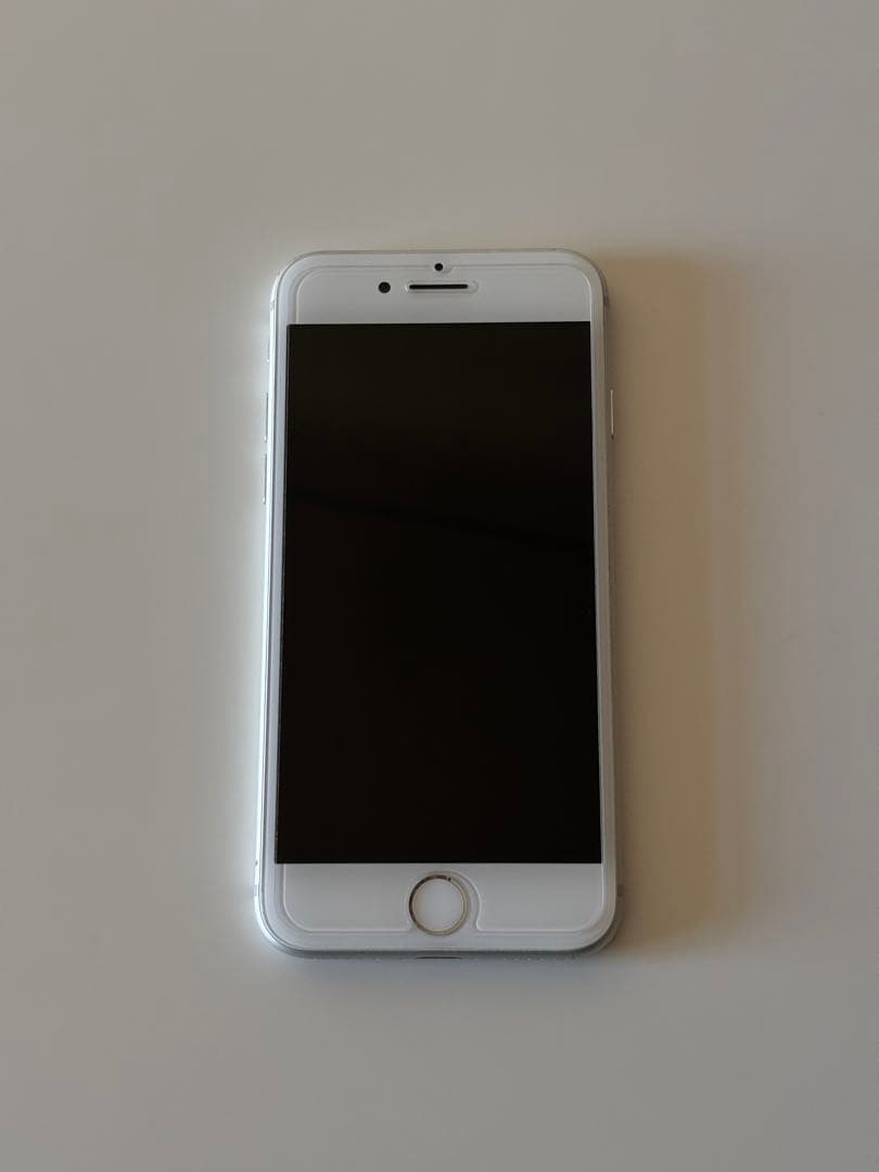 iPhone 8 Silver 64 GB SIMフリー