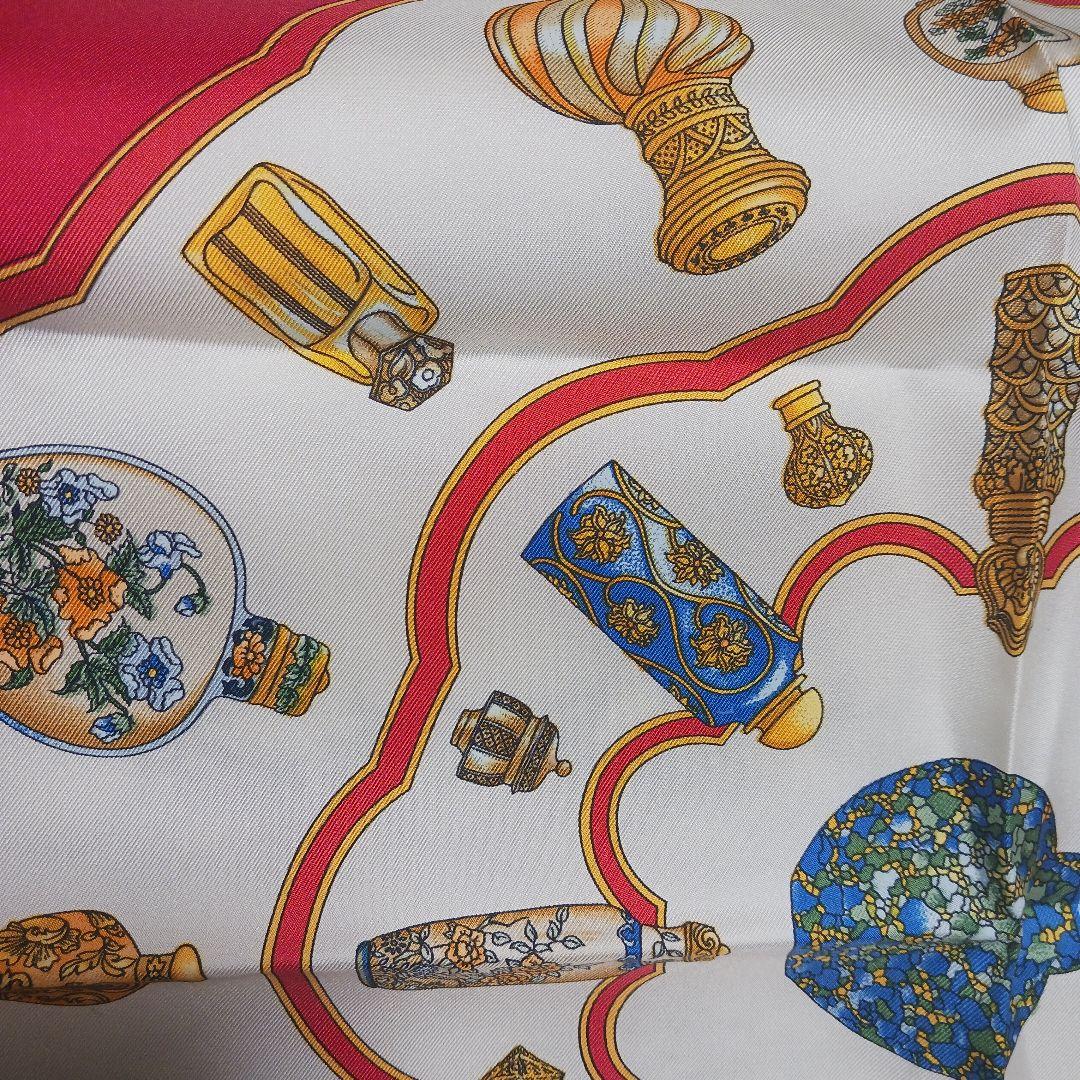 HERMES 香水瓶デザイン シルクスカーフ
